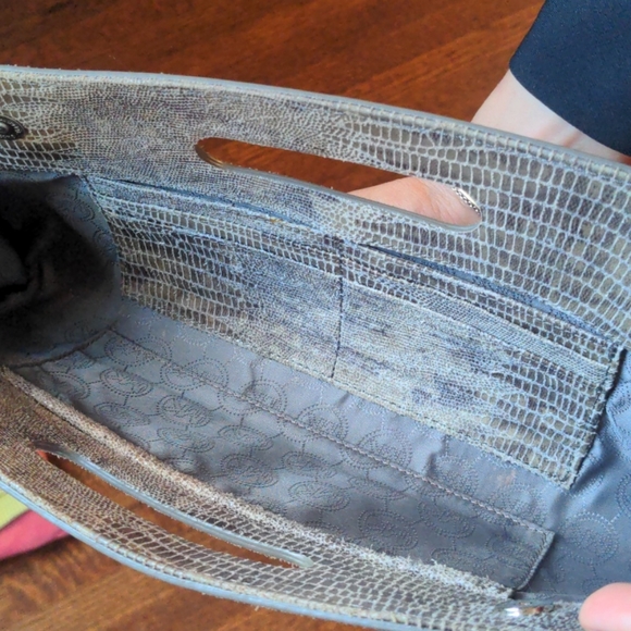 Michael Kors clutch with removable strap - Picture 4 of 12